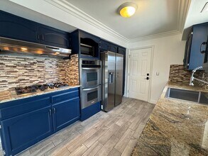 7802 Rhine Dr in Huntington Beach, CA - Building Photo - Building Photo