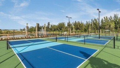 7172 Mikasa Dr in Punta Gorda, FL - Building Photo - Building Photo