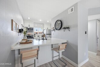 7436 E Chaparral Rd in Scottsdale, AZ - Building Photo - Building Photo