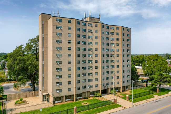 Evans Tower in Omaha, NE - Building Photo - Building Photo