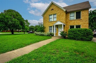 902 S Oak Cliff Blvd in Dallas, TX - Building Photo - Building Photo