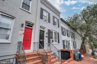 1211 33rd St NW in Washington, DC - Building Photo - Building Photo