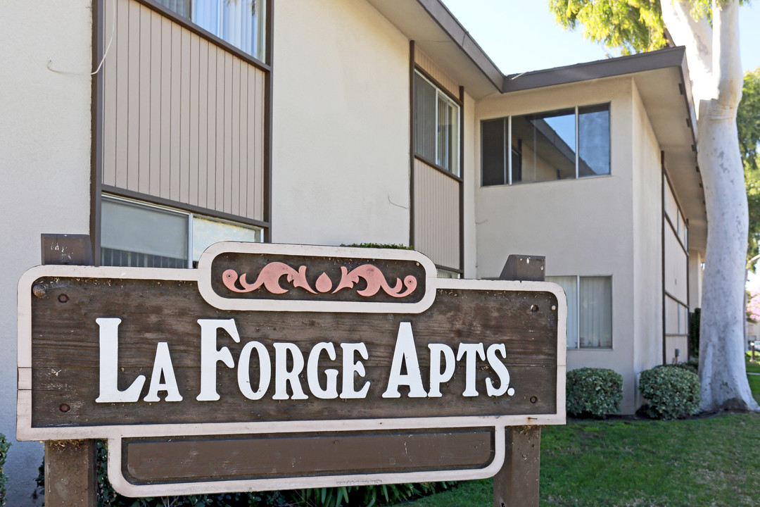 La Forge Apartments in Whittier, CA - Building Photo