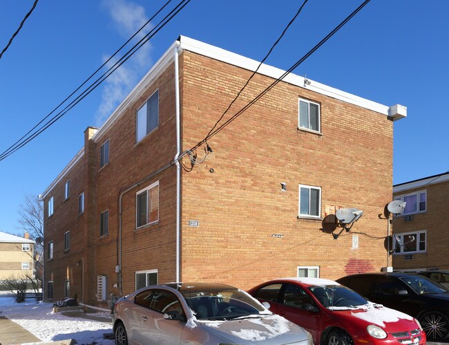 1314 E Roosevelt Rd in Wheaton, IL - Building Photo - Building Photo