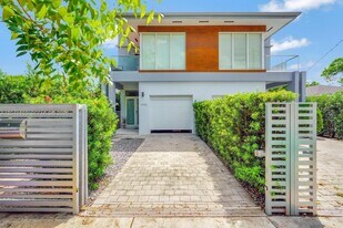 3446 SW 23rd St in Miami, FL - Building Photo