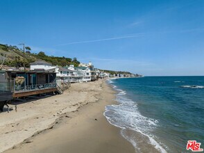 24956 Malibu Rd in Malibu, CA - Building Photo - Building Photo
