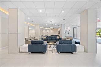 3001 S Ocean Dr in Hollywood, FL - Building Photo - Building Photo