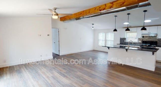 70 Woodscape Dr in Mills River, NC - Building Photo - Building Photo