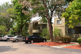 Chimney Hill Apartments in Middletown, OH - Building Photo - Building Photo