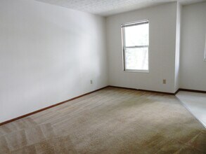 67 Chittenden Ave, Unit A in Columbus, OH - Building Photo - Building Photo