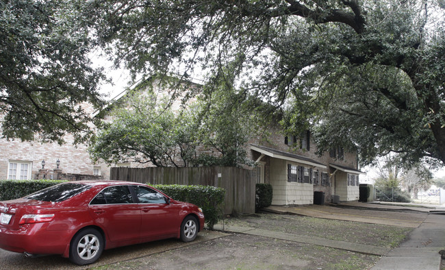 209 Pine St in Metairie, LA - Building Photo - Building Photo