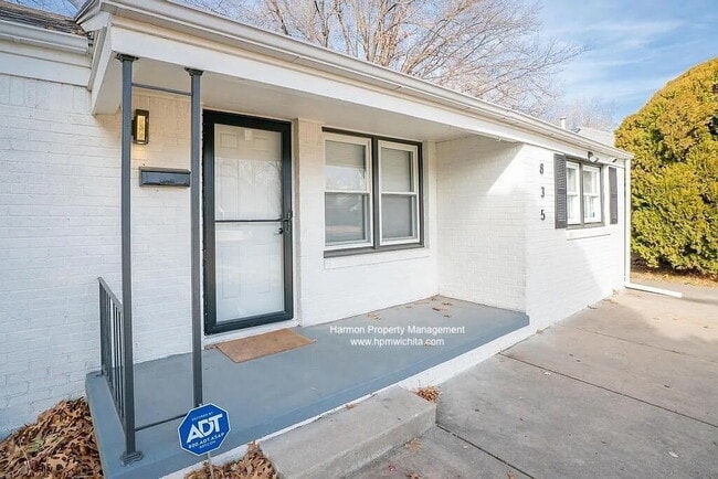 property at 835 S Apache Dr
