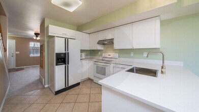 5330 Solar Ridge Dr in Colorado Springs, CO - Building Photo - Building Photo