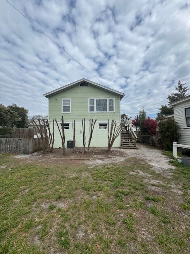 2019 Barnett Ave in Wilmington, NC - Building Photo - Building Photo