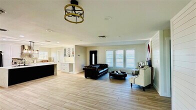 5155 Bullis Rd in St. Cloud, FL - Building Photo - Building Photo