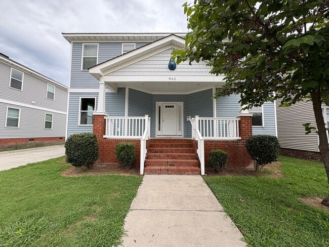 property at 862 W 43rd St