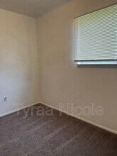 1737 E Jarvis Ave in Hazel Park, MI - Building Photo - Building Photo