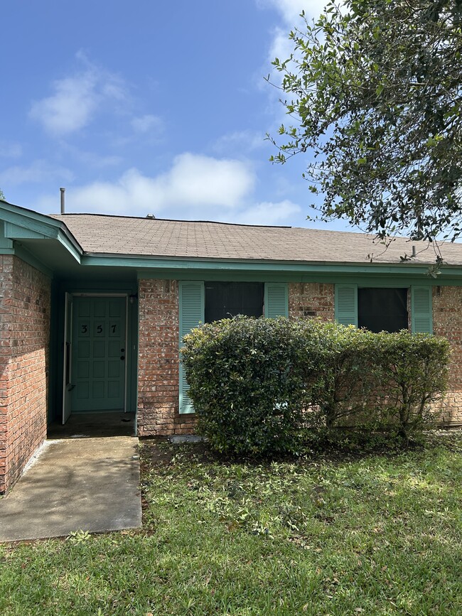 property at 357 Windsor Sq