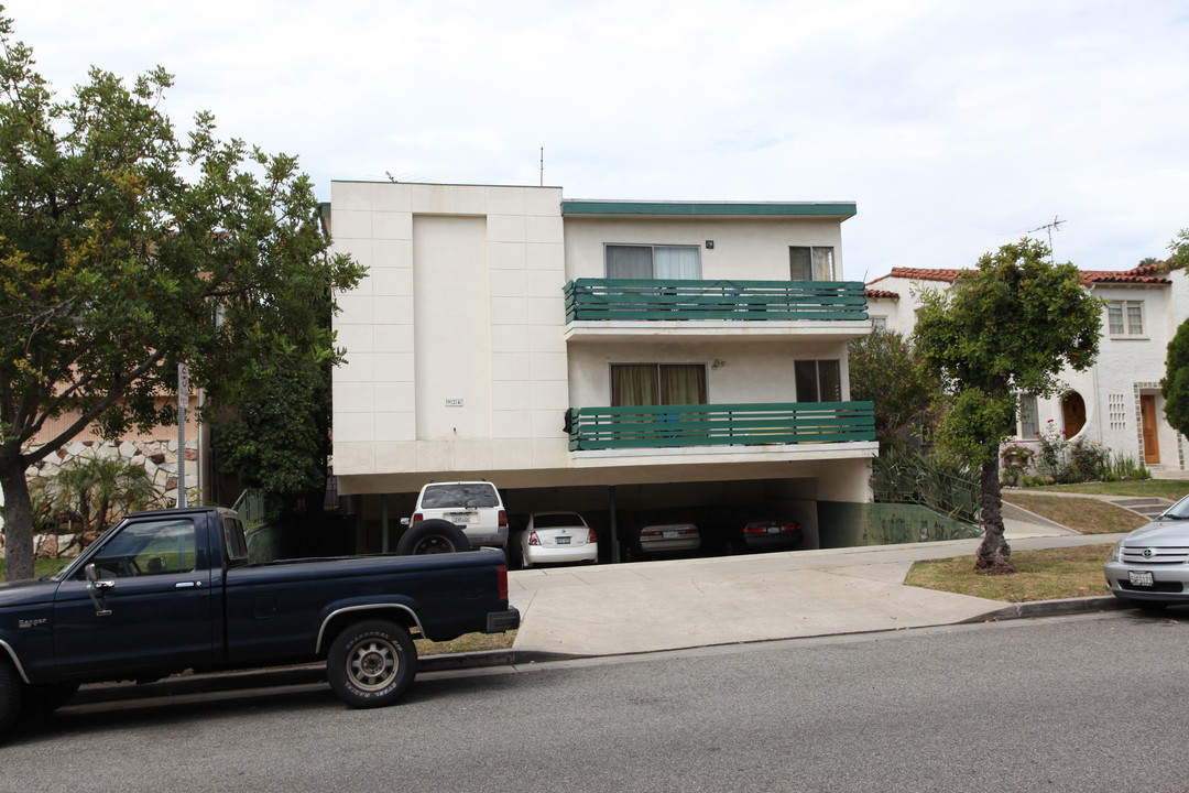 924 10th St in Santa Monica, CA - Building Photo