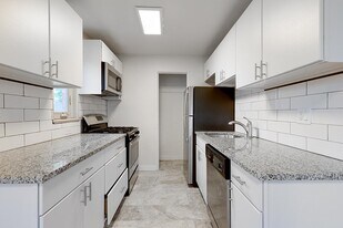 Harvey Allen Apartments in Denver, CO - Building Photo