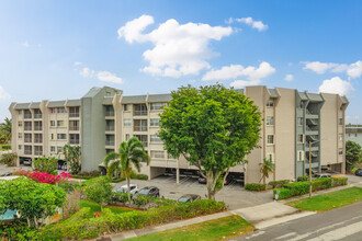 Spencer Place Condominium in West Palm Beach, FL - Building Photo - Building Photo