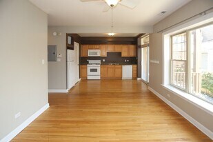 5208 N Sawyer Ave, Unit 1 in Chicago, IL - Building Photo