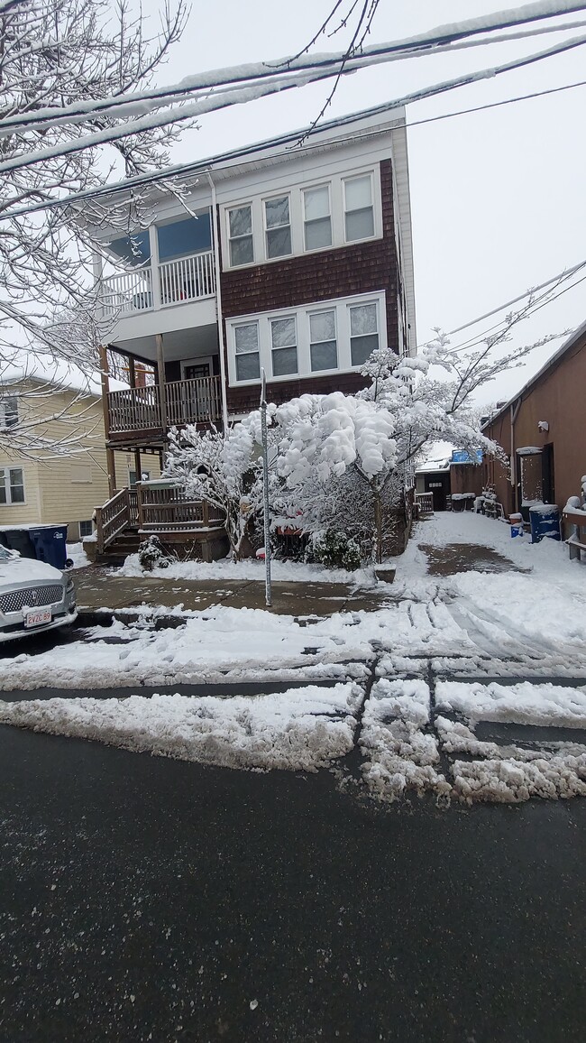 7 Mosgrove Ave, Unit Apt#1F