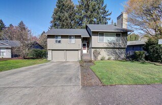 6510 NW Bernie Dr in Vancouver, WA - Building Photo