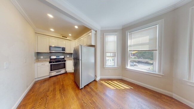 18 Perrin St, Unit 2