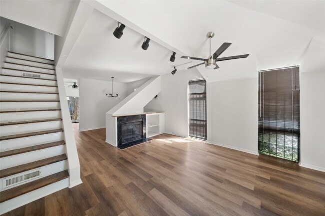 property at 518 Hawthorne St