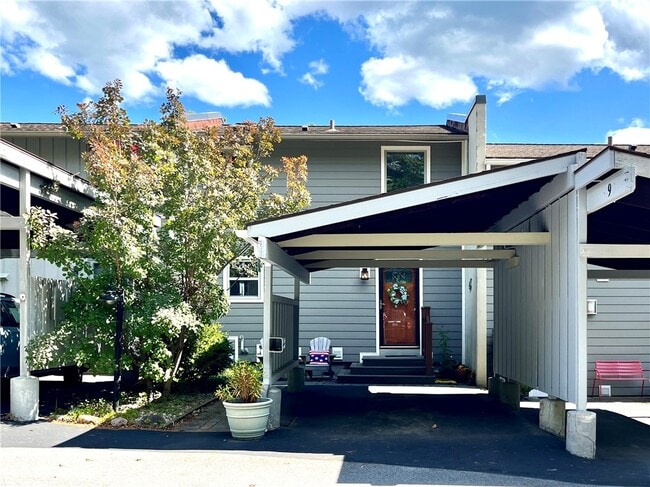 property at 9 Harbour Ln
