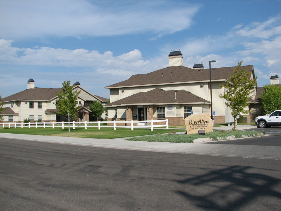 Riverview Apartments in Burley, ID - Building Photo