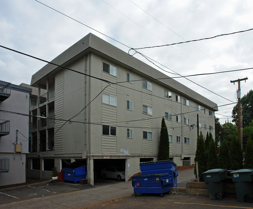 Campus Court in Eugene, OR - Foto de edificio