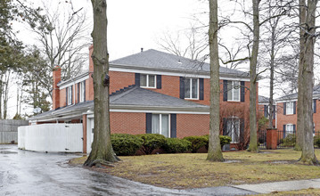 1902 Queenswood Dr in Findlay, OH - Building Photo - Building Photo