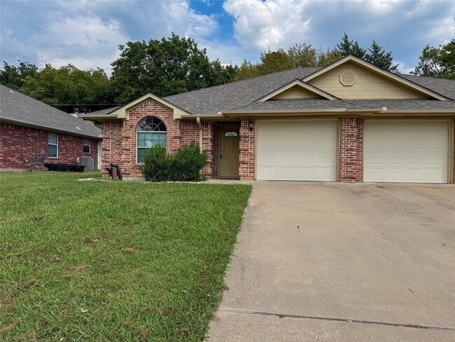 property at 1705 Park Pl