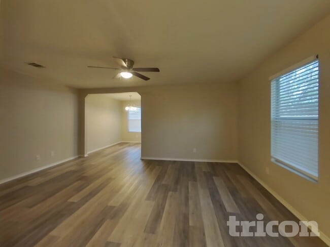 160 Hanging Moss Dr in Cibolo, TX - Building Photo - Building Photo