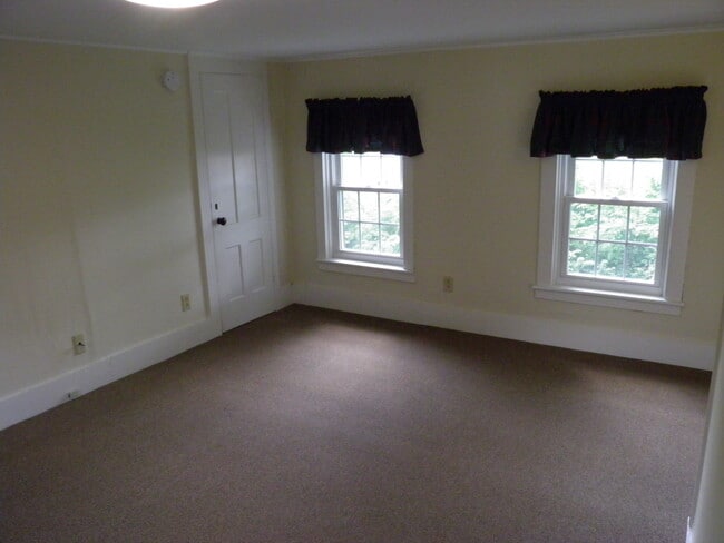 47 Spring St, Unit 2b in Keene, NH - Foto de edificio - Building Photo