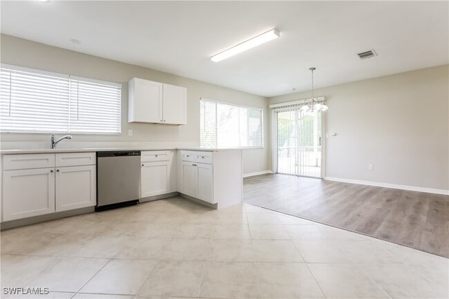 4380 Natchez Terrace in North Port, FL - Building Photo - Building Photo
