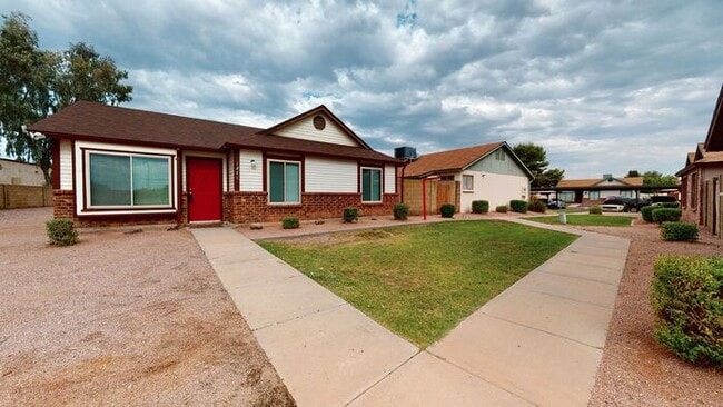 1055 N Recker Rd in Mesa, AZ - Building Photo - Building Photo