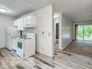 3618 SW Beaverton Hillsdale Hwy in Portland, OR - Building Photo - Building Photo