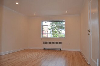 50 Alton Pl, Unit 1 in Brookline, MA - Building Photo - Building Photo