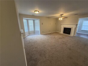 2045 Fairways Ct in Kennesaw, GA - Foto de edificio - Building Photo