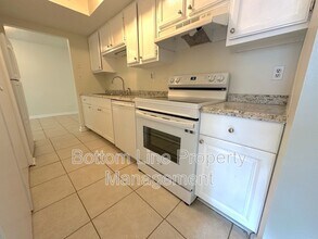 6925 Stonington Ln in Charlotte, NC - Building Photo - Building Photo