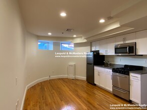 54 Brainerd Rd, Unit 10 in Boston, MA - Building Photo - Building Photo