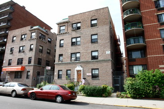 4230 Union St in Flushing, NY - Building Photo - Building Photo