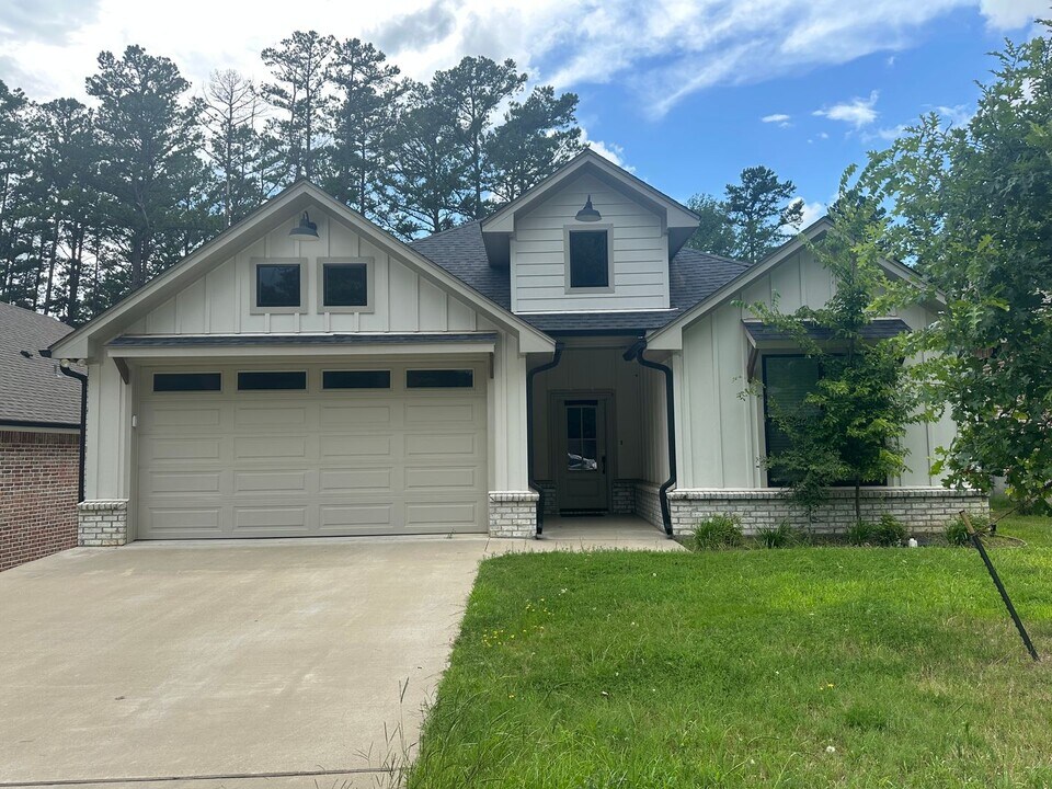 2915 S Vine Ave in Tyler, TX - Building Photo