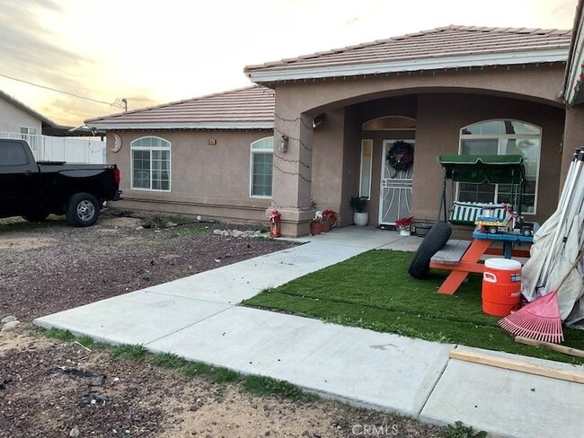 11546 Hickory Ave in Hesperia, CA - Building Photo - Building Photo