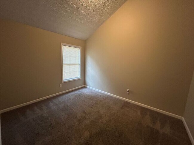 7169 Bowie Dr in Stonecrest, GA - Building Photo - Building Photo