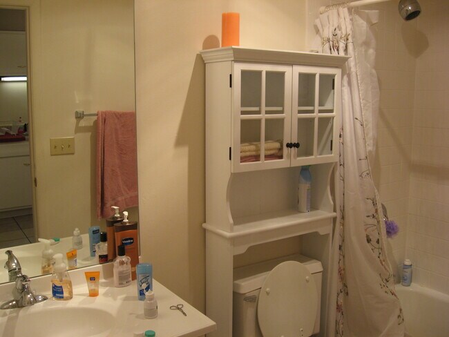 422 Aylesford Pl in Lexington, KY - Building Photo - Building Photo