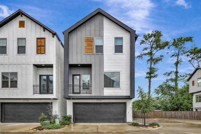 property at 3704 Creekmont Grn Ln